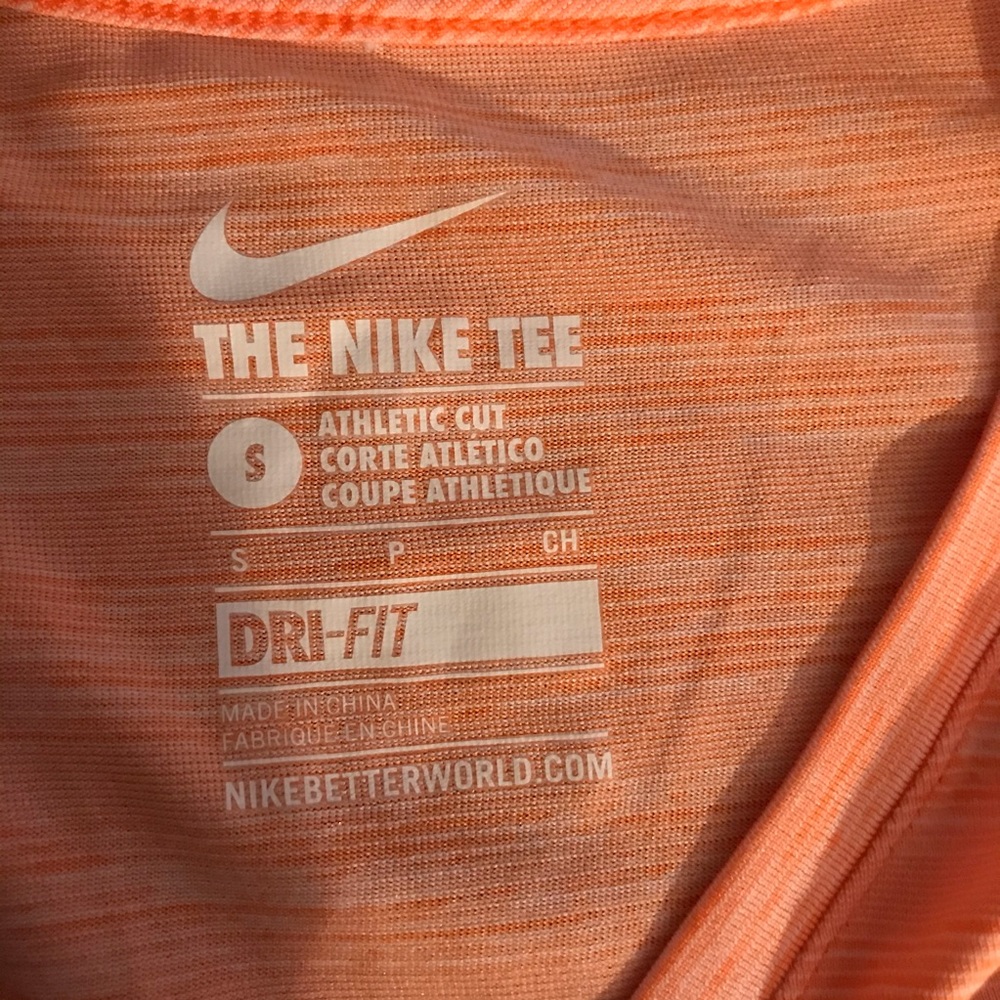 🍬Nike tee 🍬 - Picture 4 of 4